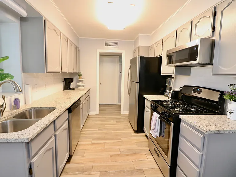 1216 Brookhaven Dr — Photo 11