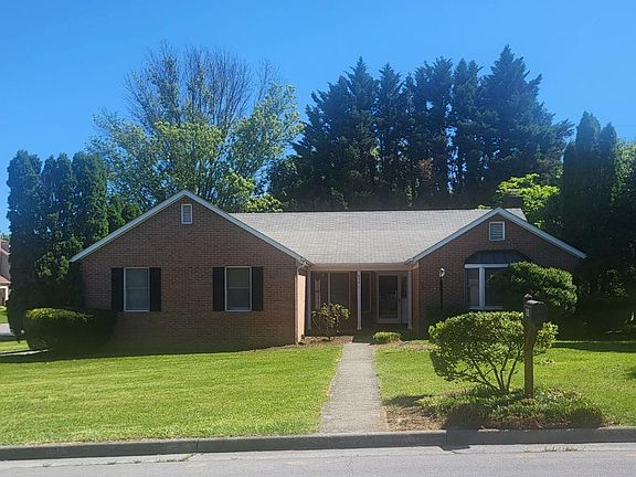 3rd image of 654 Treys Dr