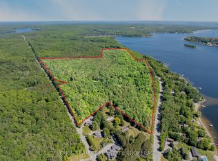 364 Champlain Rd, Penetanguishene, ON L9M 1S4