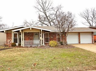 1395 Saint Anthony Ln, Florissant, MO 63033