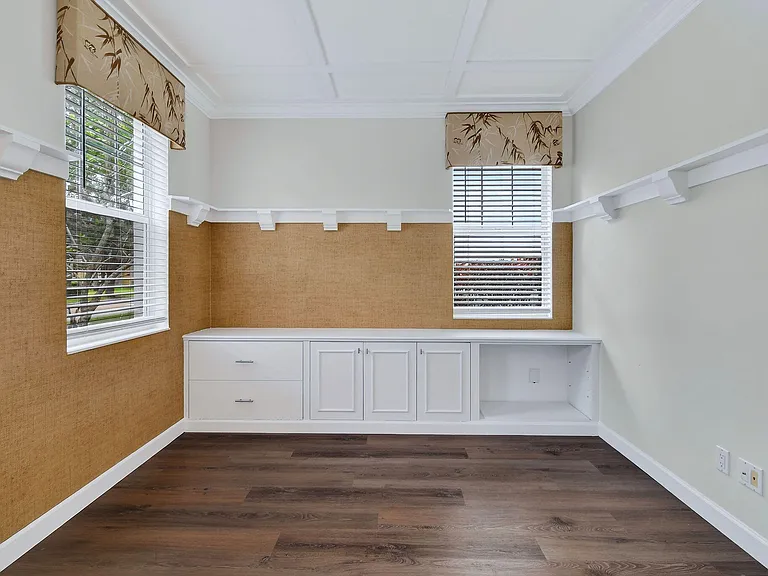 303 Caravelle Dr — Photo 25