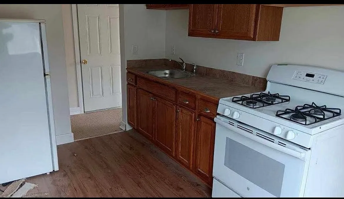 36 Pearl St — Photo 3