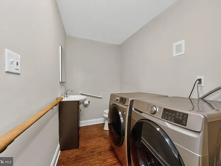1219 E Philadelphia Ave — Photo 12