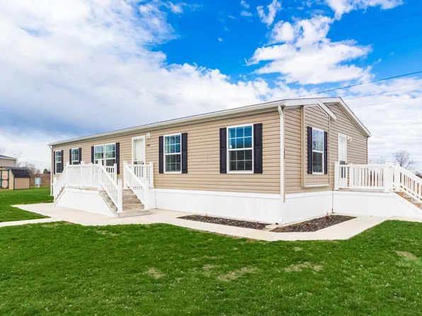 220 Woodcrest Dr, Marysville, OH 43040