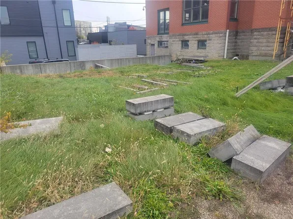 525 S East St, Indianapolis, IN 46225