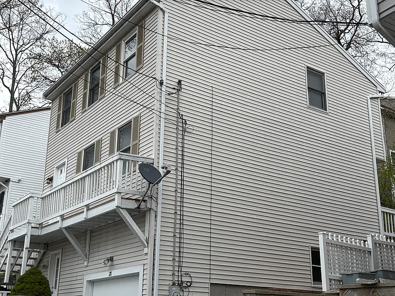 118 Montclair Ave — Photo 29