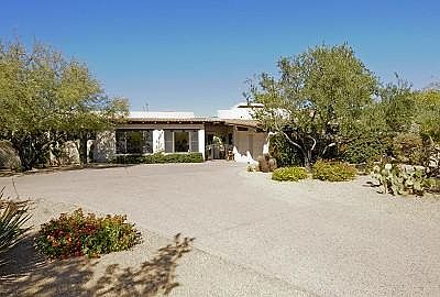 2nd image of 1127 E Ocotillo Circle