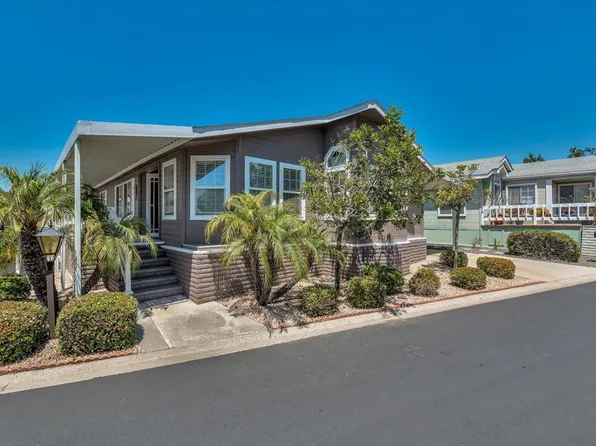 5430 Don Luis Dr, Carlsbad, CA 92010