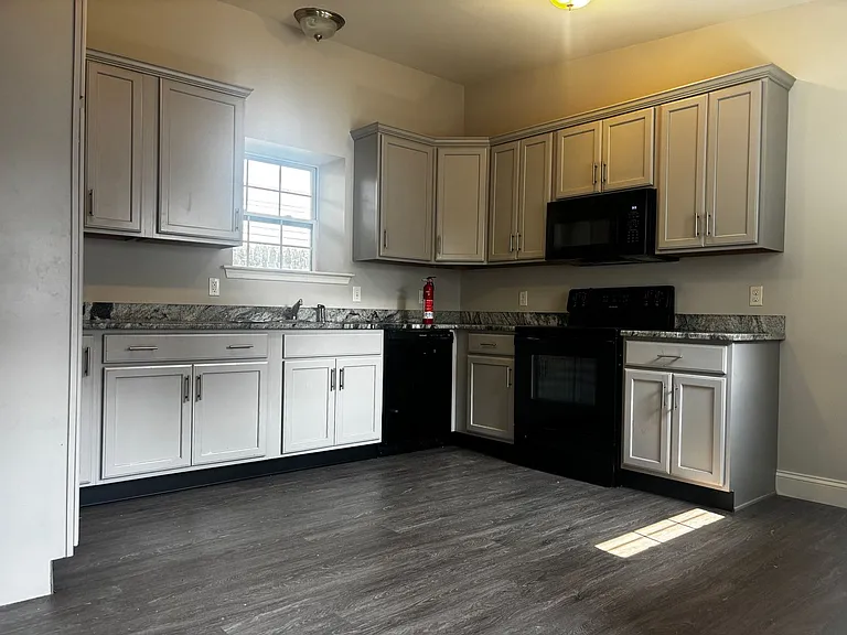108 W Main St — Photo 6