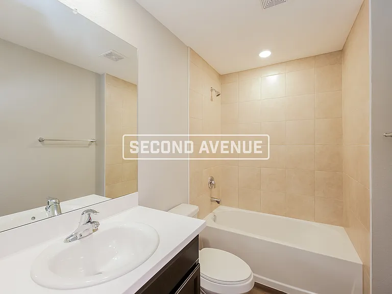 2105 NW 22nd Ave — Photo 15