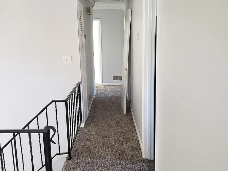 1306 Burbank Trl — Photo 5
