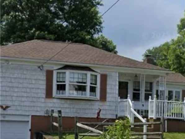 1215 Oakwood St, East Liverpool, OH 43920