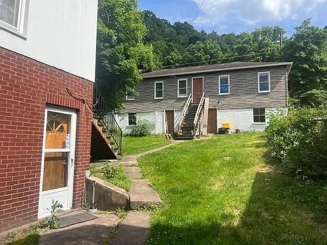 710 Temple St — Photo 26