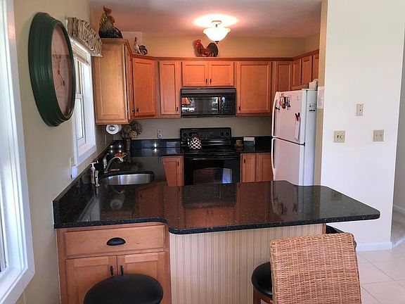 4th image of 224 White Cliff Dr #0