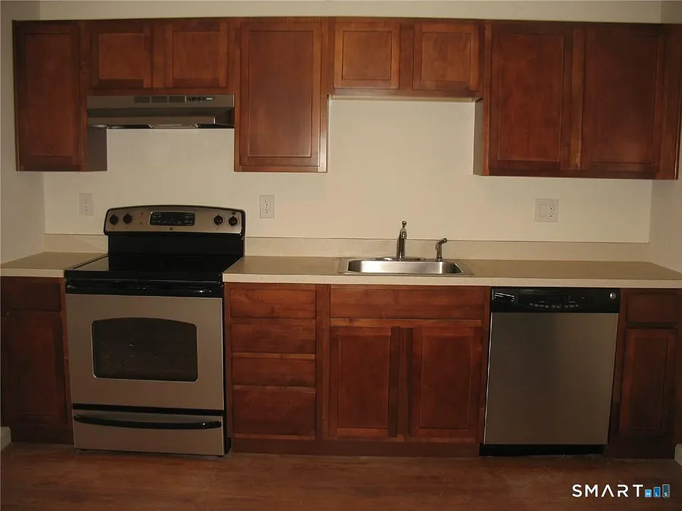 7 New St #202