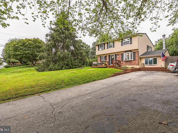 3rd image of 1510 Daws Rd