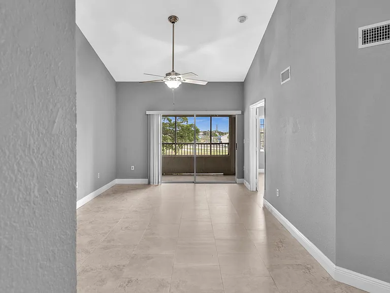 2881 N Oakland Forest Dr #105 — Photo 17