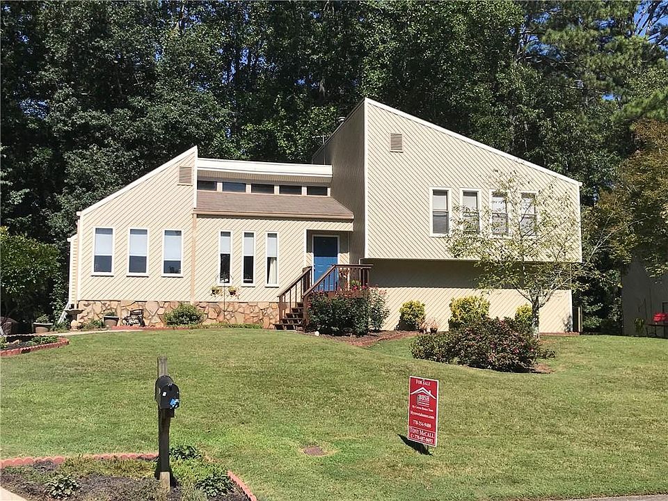 1st image of 2606 Ballew Ct NE