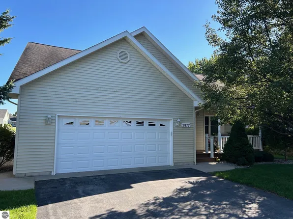 2877 Ruby St, Traverse City, MI 49684