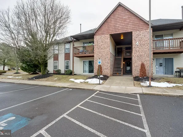 42 Dover Ct, Turnersville, NJ 08012