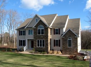 51 Grist Mill Ln, Pleasant Valley, NY 12569