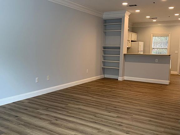 3rd image of 101 Wood Lake Dr Unit 303