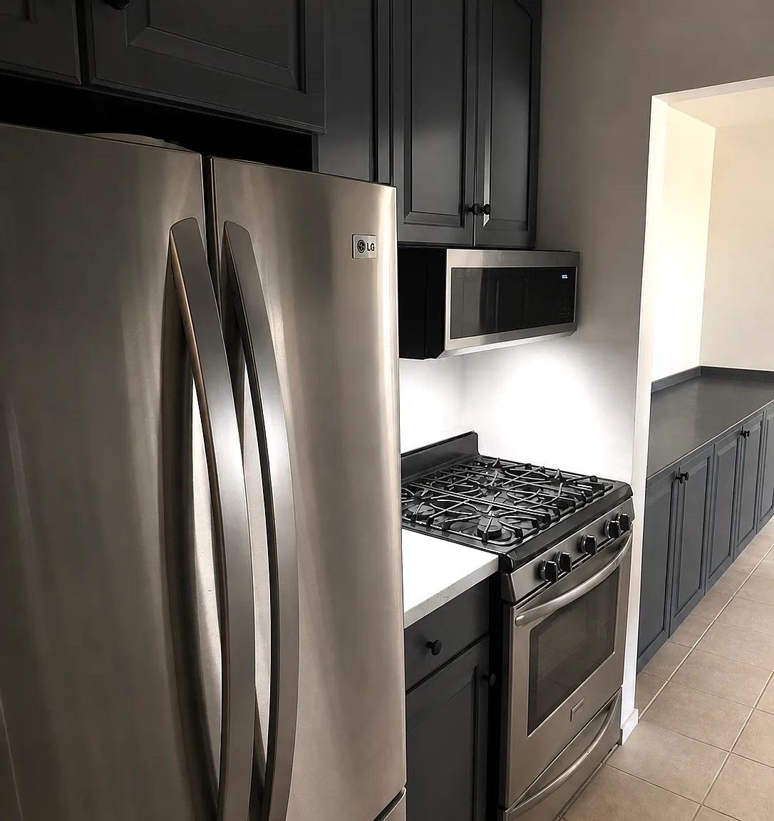 3 bed, 1175 sqft, $6,400 — Photo 2
