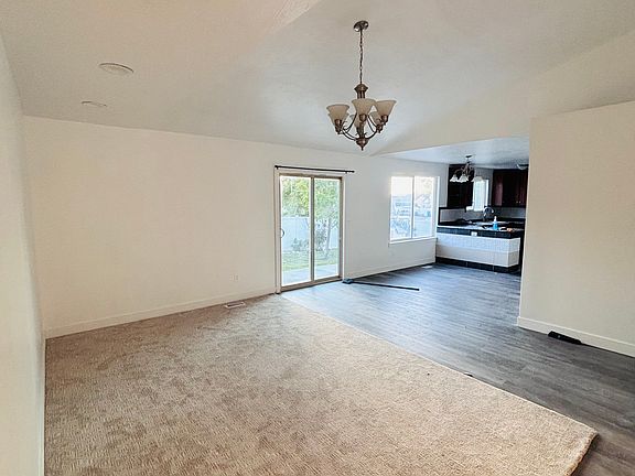5th image of 3086 S Fernbush Dr