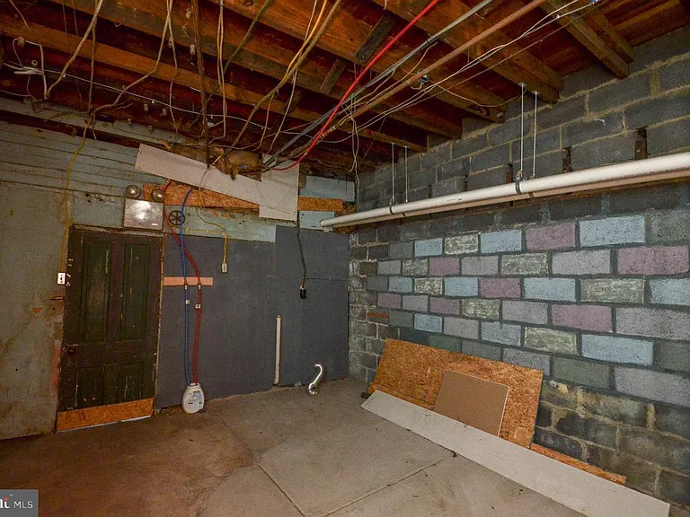 712 Laurel Blvd — Photo 21