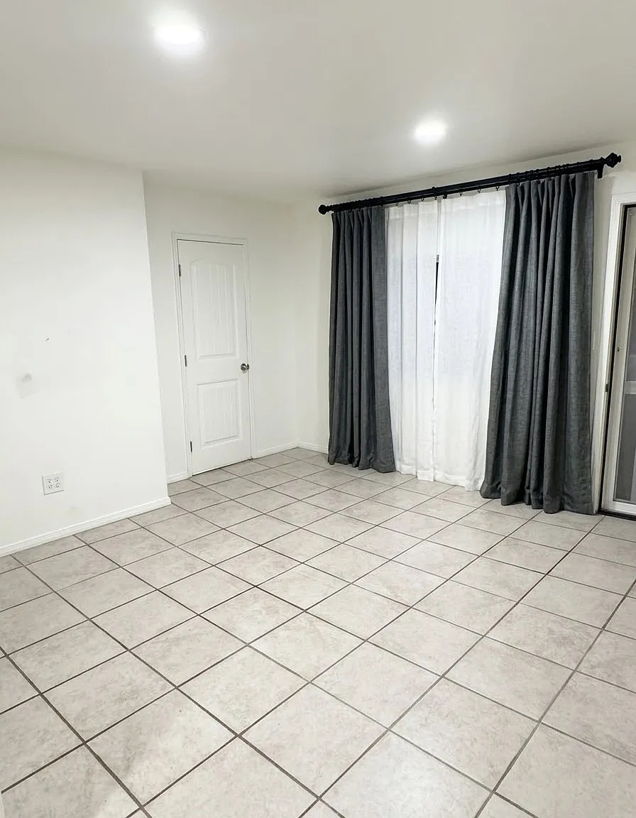 2 bed, 950 sqft, $1,750 — Photo 2