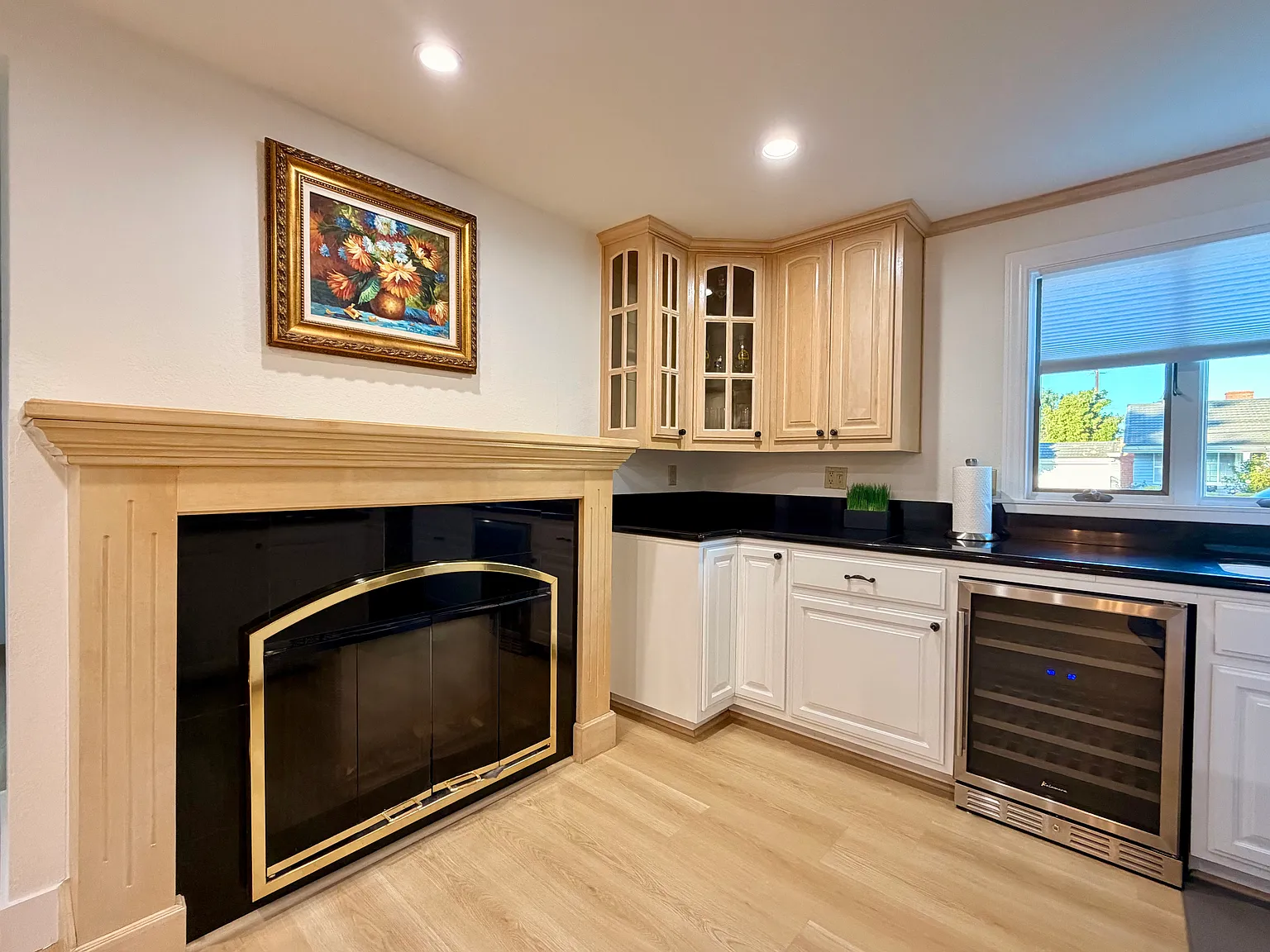 4 bed, 1600 sqft, $5,700 — Photo 1