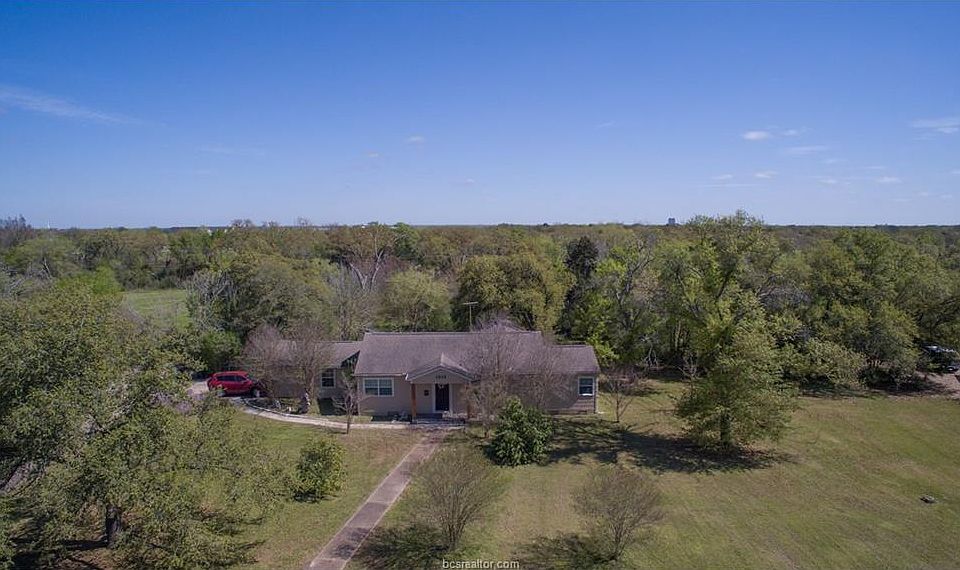 1st image of 1013 Walton Dr