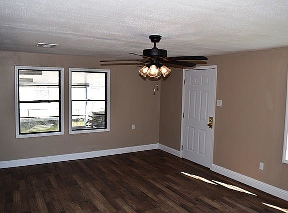 3rd image of 626 Marmande St
