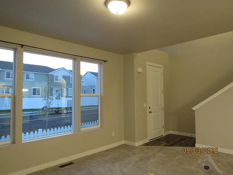 12768 S Ashington Ln — Photo 2