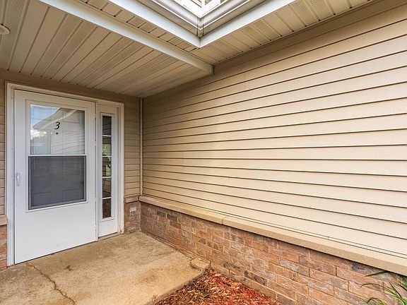 3rd image of 7255 WHITESPIRE ROAD Unit 3