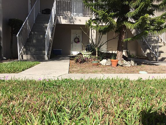 3rd image of 165 Picardy Villa Cir APT 200
