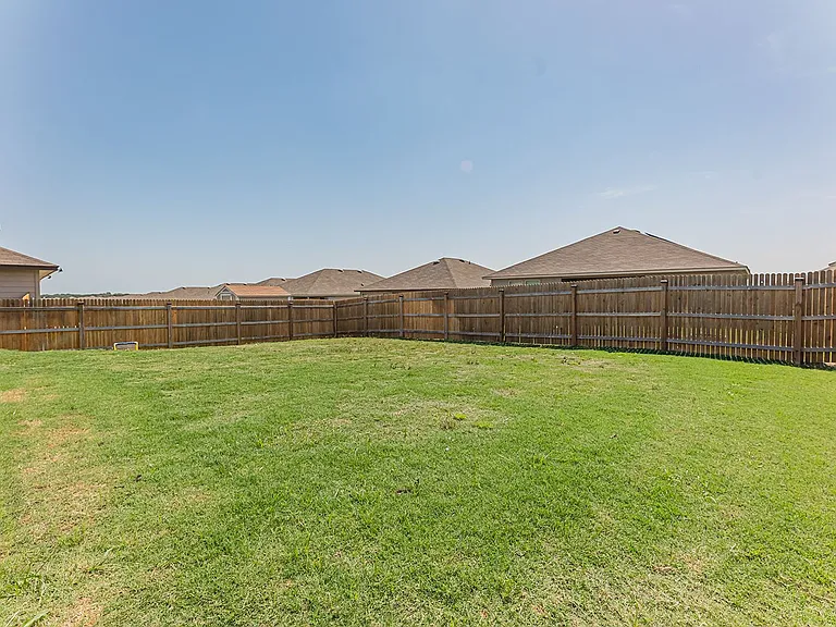 2306 Aylesbury Dr — Photo 30