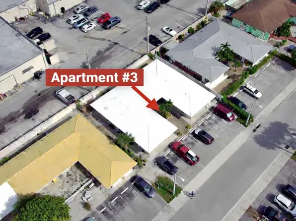 1017 SE 3rd St #3, Deerfield Beach, FL 33441