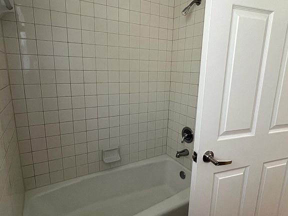 3rd image of 2320 Wightman Ave #65