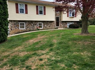 2291 New Park Rd, New Park, PA 17352