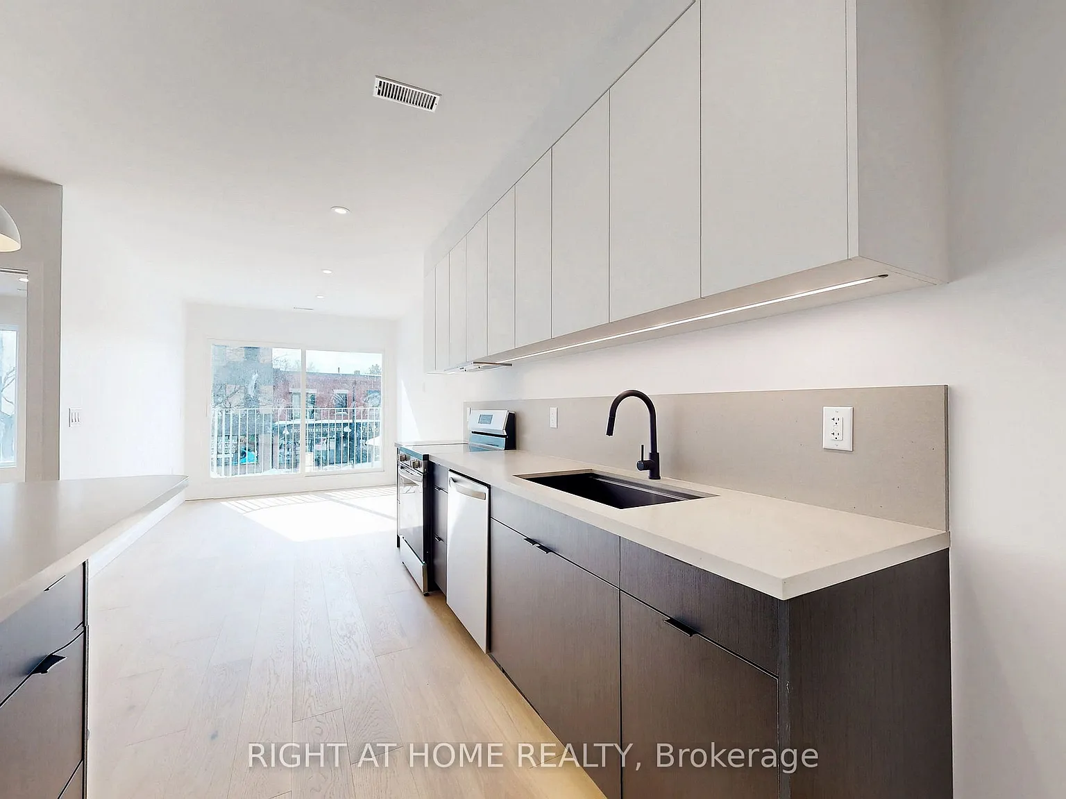 2 bed, $3,000 — Photo 4