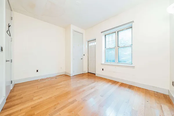Rented by Nooklyn NYC LLC | media 17