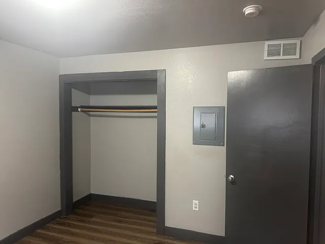 822 N 25th St #12 — Photo 8