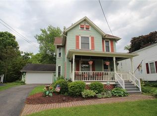 25 Wolcott St, Le Roy, NY 14482