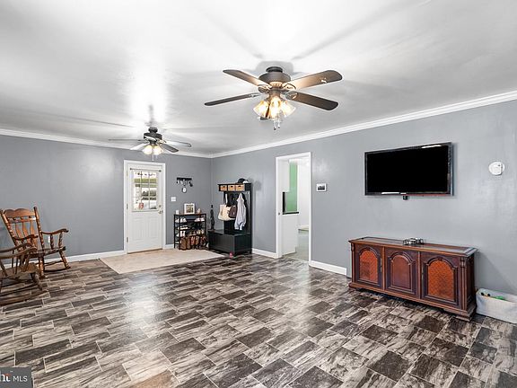 5th image of 803 Greenview Ct
