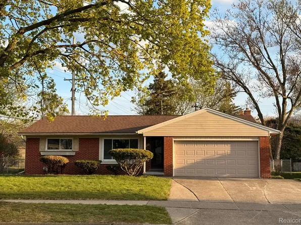 36135 Dover St, Livonia, MI 48150