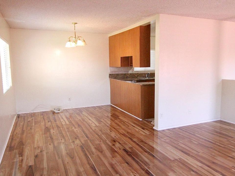 1st image of 3846 W 110th St