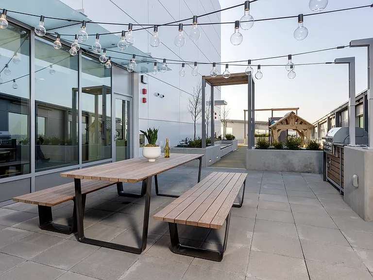 551 Emerson St — Photo 10