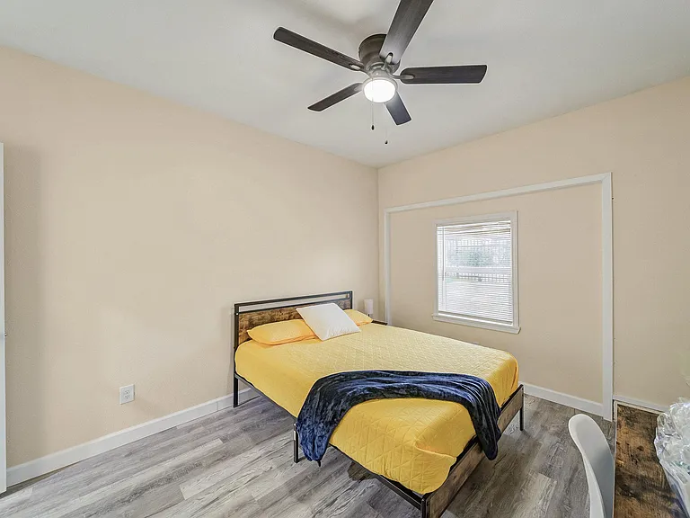 Cliff Creek Dr — Photo 2
