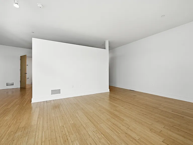 521 Shady Ave #14 — Photo 4
